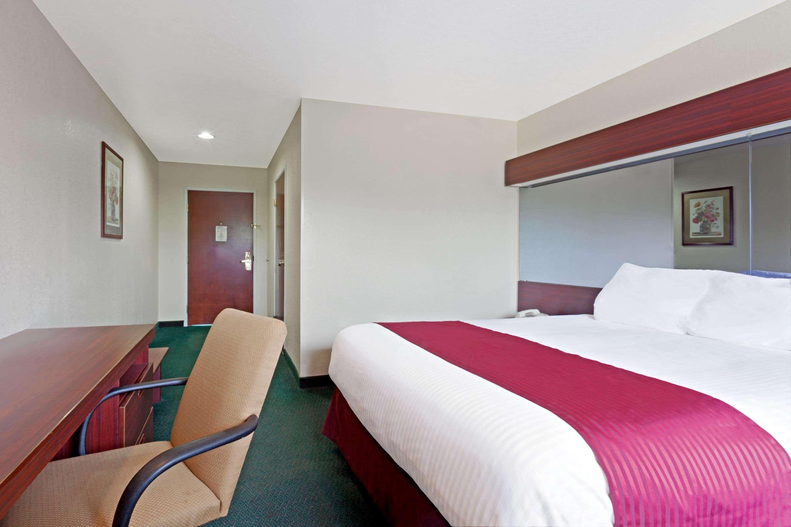 Microtel Inn & Suites By Wyndham Brandon Exterior foto