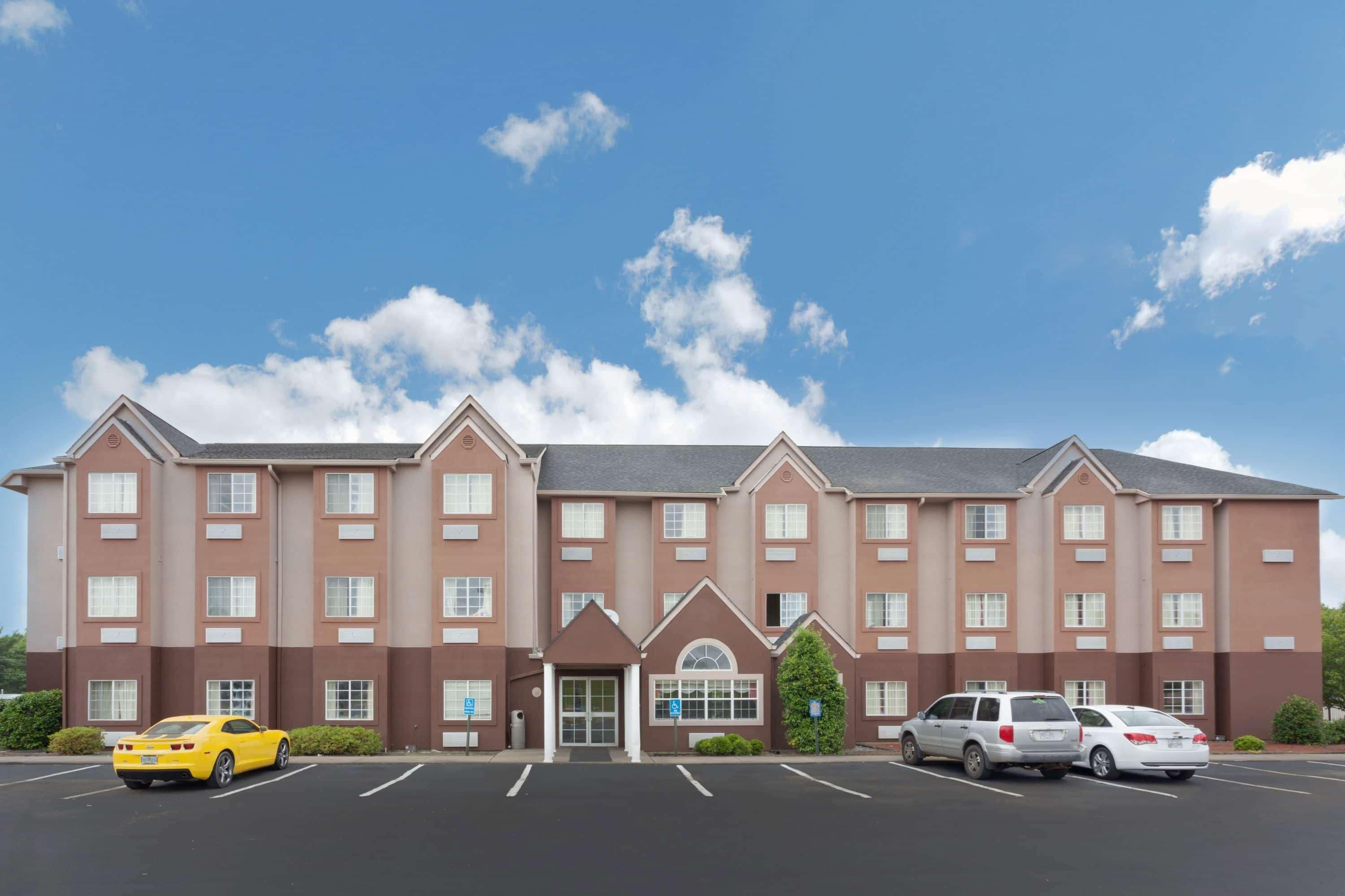 Microtel Inn & Suites By Wyndham Brandon Exterior foto